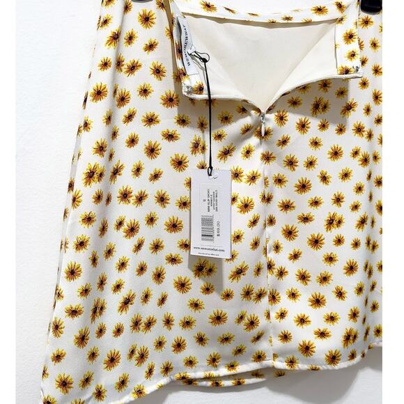 NWT: WeWoreWhat - Women's, Ivory, Ditsy Daisies, Mini Slip Skirt (size Medium) - Picture 3 of 5